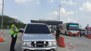 Direktorat Polda Lampung Lakukan Penyekatan di Sejumlah Titik Tol